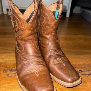 JUSTIN WOMEN'S CHELLIE WESTERN BOOTIES - SQUARE TOE. Size 7B